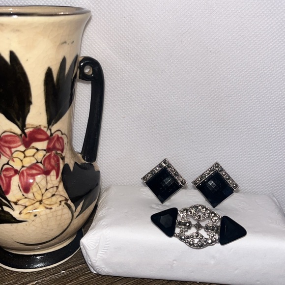 VTG 1928 Silver Faceted Black Rhinestone Marcasite Clip-on Earrings and Brooch - Picture 3 of 6